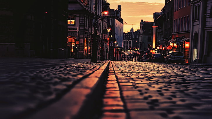 кирпичи, коричневые бетонные здания, включенные свет, улица, червяк, дорога, городской пейзаж, Познань, Польша, HD обои