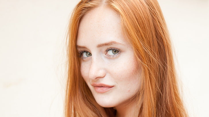 دينيسا هيفين ، أحمر الشعر ، عيون خضراء ، نمش، خلفية HD