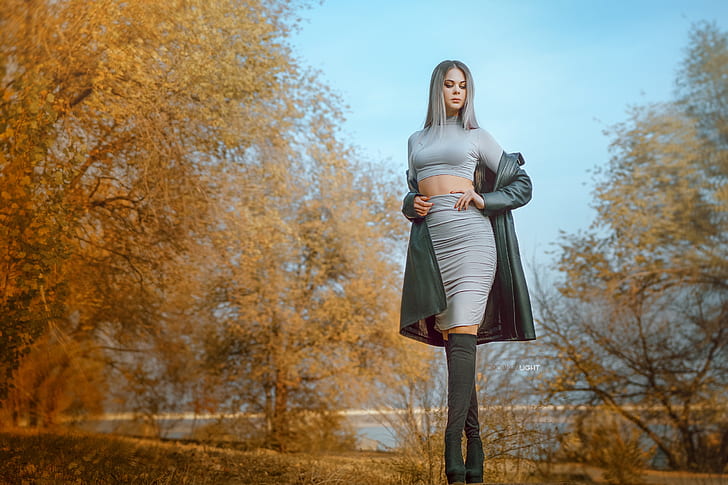Alexander Drobkov, women, model, fall, grey hair, women outdoors, shoulder length hair, coats, grey clothing, green coat, high waisted, HD wallpaper
