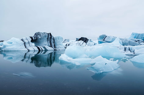 photo d'icebergs polaires, Eisberg, île, photo, polaire, icebergs, eau, Islande, froid, paysage, iceberg, mer, glace, Eis, neige, Schnee, glacier, Gletscher, glacial, kalt, hiver, flottant, personne, Wasser, gelé, changement climatique, Klimawechsel, réchauffement climatique, Groenland, Grönland, nature, Natur, voyage, Reise, gel, glacé, iceberg - Formation de glace, lagune de jokulsarlon, arctique, froid - Température, jokulsarlon, bleu, fonte, Fond d'écran HD HD wallpaper