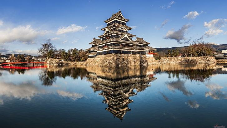 коричневый и белый храм, замок Мацумото, архитектура, Япония, отражение, HD обои