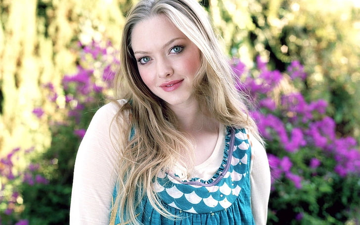 woman in blue and white long-sleeved top, Amanda Seyfried, actress, smiling, blonde, long hair, HD wallpaper