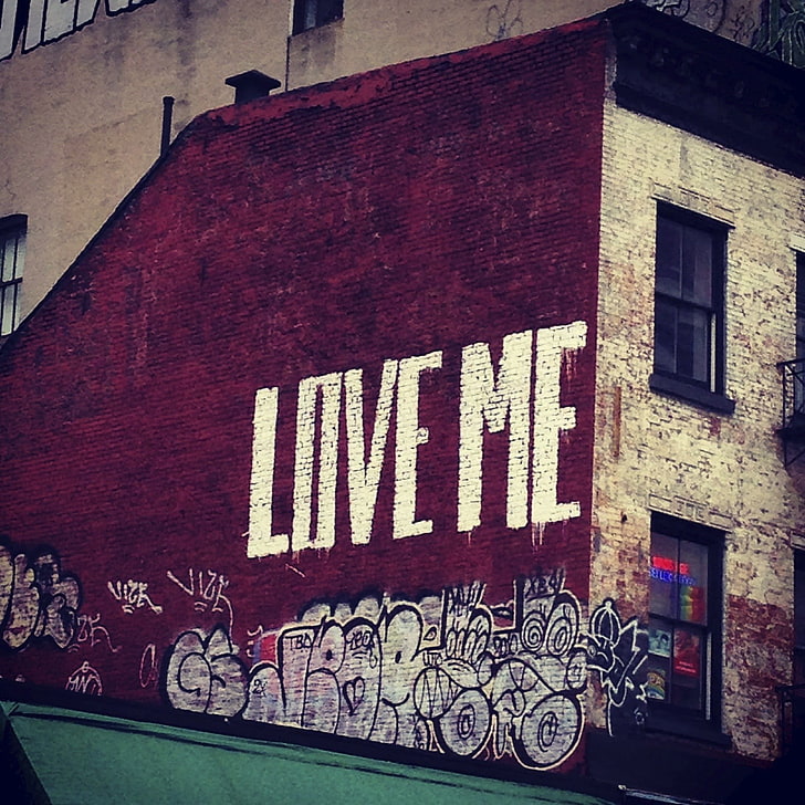 love me graffiti on red wall, New York City, love, urban, building, HD wallpaper