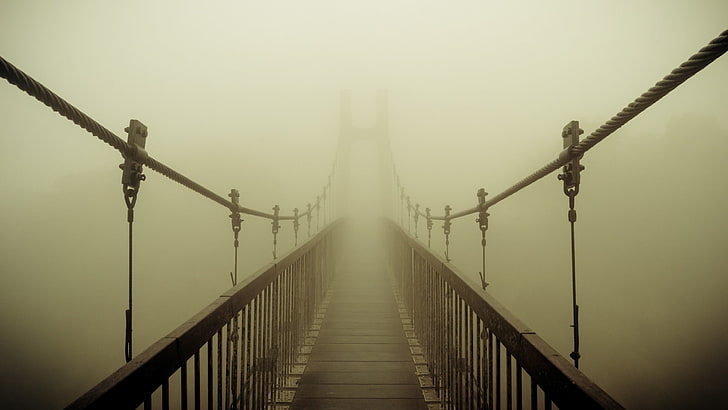 puente colgante de madera marrón, niebla, puente, Fondo de pantalla HD