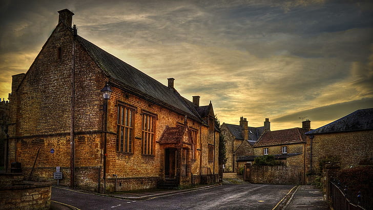 Dead End In A British Backstreet Hdr, brown brick house, houses, backstreet, clouds, nature and landscapes, HD wallpaper