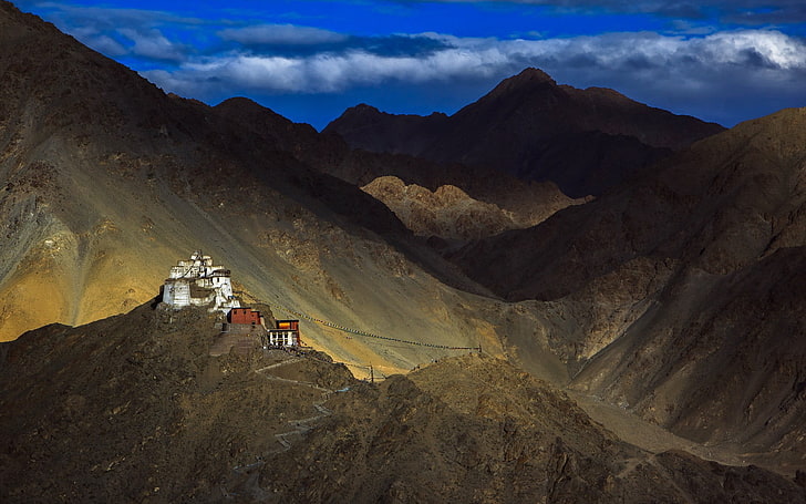 white house, nature, landscape, mountains, clouds, house, hills, Tibet, China, Himalayas, monastery, flag, Buddhism, rock, path, India, ladakh, HD wallpaper