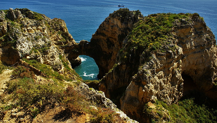 camuflaje de árbol verde y marrón, mar, paisaje, ponta da piedade, Portugal, naturaleza, costa, roca, Fondo de pantalla HD