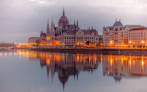 Budapest, Hongrie, fleuve Danube, édifices du Parlement, lumières, soirée, Budapest, Hongrie, rivière, Danube, Parlement, bâtiments, lumières, soirée, Fond d'écran HD HD wallpaper