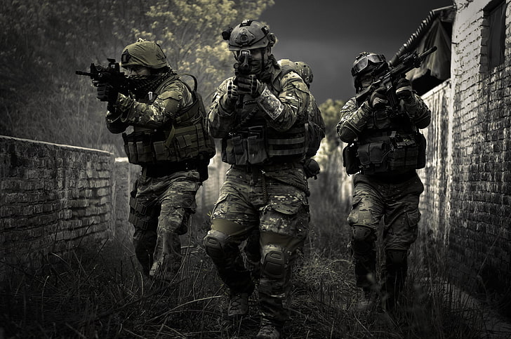 three men's military suits, weapons, background, goal, soldiers, equipment, HD wallpaper