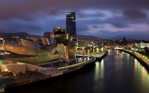 Museu Guggenheim, Bilbau, paisagem, Bilbau, Espanha, museu, arranha céu, arquitetura, rio, colinas, luzes, noite, Guggenheim, Frank Gehry, HD papel de parede HD wallpaper