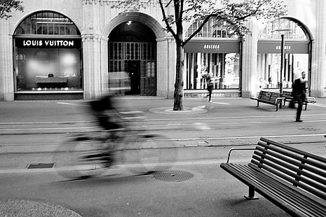 zdjęcie w skali szarości przedstawiające mężczyznę jadącego na rowerze po drodze, zürich, ilford, zürich, ilford, Zürich, Ilford, skala szarości, zdjęcie, mężczyzna, rower, na drodze, Ric, Capucho, Contax, T2, analog, analog, film 35 mm, ziarno, ulica Fotografia, Szwajcaria, Zurych, Szwajcaria, Czarno-biały, Czarno-biały, Schwarz Weiss, S / W, Portret, Scena, Szczery, Decydujący moment, Decydujący moment, Creative Commons, Flickr, Eksploruj, Scout, najlepszy aparat, główny obiektyw, lewa oko, Miasto, Snap, fotografia, tog, ulica, scena miejska, ludzie, czarno-białe, miejskie życie, Tapety HD HD wallpaper