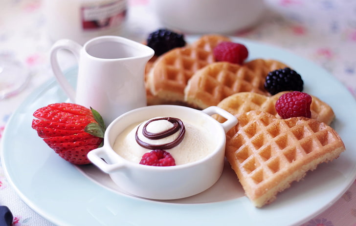 waffles and berries, berries, raspberry, food, Breakfast, strawberry, plate, dessert, waffles, dish, HD wallpaper