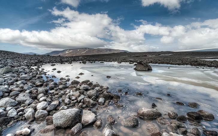 Piscinas de agua en una llanura rocosa, montaña, llanura, piscinas, rocas, nubes, naturaleza y paisajes, Fondo de pantalla HD