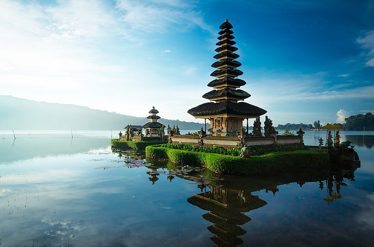 templo marrom, fotografia, água, reflexão, Bali, plantas, folhas, montanhas, HD papel de parede