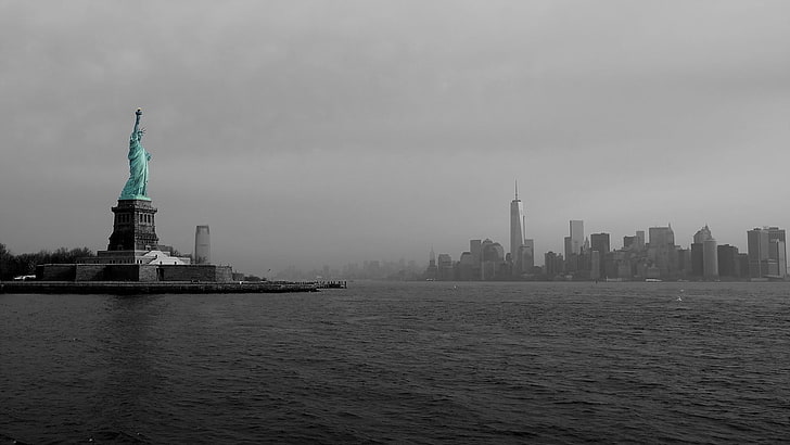 cityscape, city, architecture, building, skyscraper, Manhattan, New York City, USA, bay, Statue of Liberty, island, selective coloring, sea, HD wallpaper