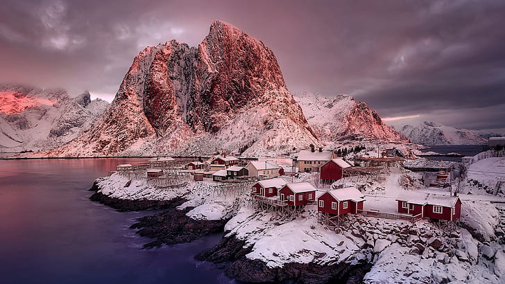 natura, inverno, montagna, isole lofoten, neve, lofoten, reine, norvegia, case rosse, villaggio di pescatori, Sfondo HD