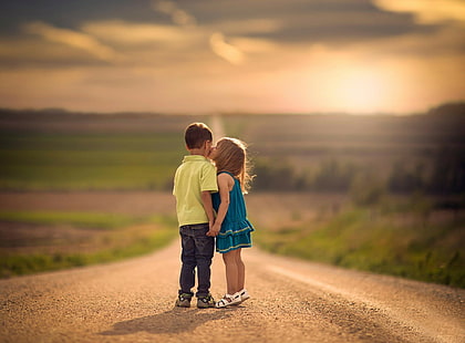 kissing, children, road, holding hands, Jake Olson, outdoors, HD wallpaper HD wallpaper