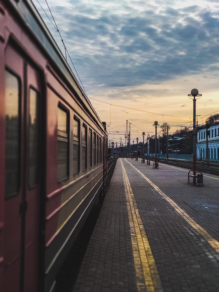 محطة القطار والقطار ، روسيا، خلفية HD، خلفية الهاتف