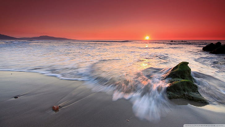 Magnifique coucher de soleil de corail, plan d'eau blanc pendant le coucher du soleil, plage, ciel de corail, coucher de soleil, nature et paysages, Fond d'écran HD