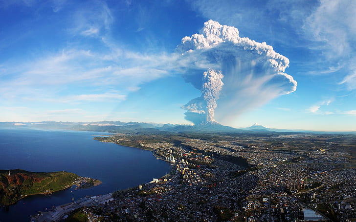 カルブコ火山、プエルトモント、チリ、青い空、カルブコ火山、プエルトモント、チリ、パノラマ、都市、火山噴火、 HDデスクトップの壁紙