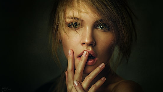 руки, Анастасия Щеглова, фотография, женщины, волосы в лицо, Георгий Чернядьев, лицо, палец на губах, зеленые глаза, портрет, русская модель, открытый рот, блондинка, HD обои HD wallpaper