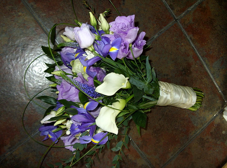 bouquet of flowers, calla lilies, iris, lisianthus russell, bouquet, decor, HD wallpaper