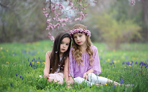 Zwei süße Mädchen, Natur, Gras, Zwei süße Mädchen, Natur, Gras, HD-Hintergrundbild HD wallpaper