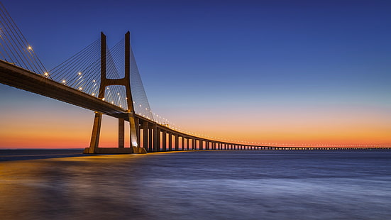 橋、空、ランドマーク、ヴァスコダガマ橋、地平線、日没、穏やかな、夕暮れ、リスボン、ポルトガル、ヨーロッパ、夜、 HDデスクトップの壁紙 HD wallpaper