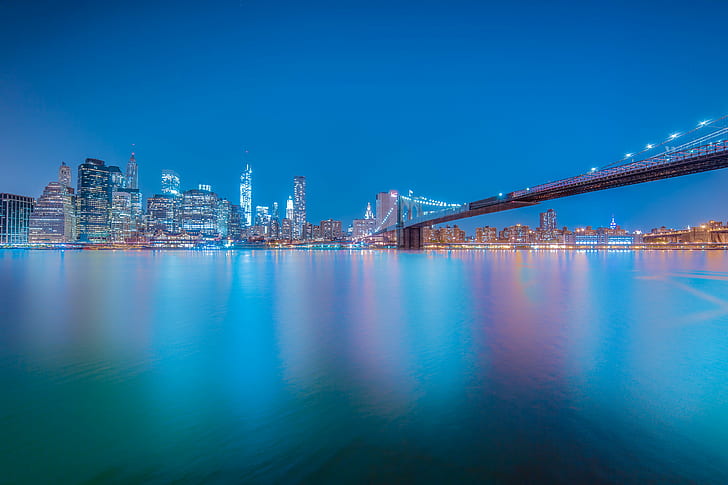 панорамна снимка на сгради с мост, Бруклински мост, Бруклински мост, Бруклински мост, през нощта, панорамна снимка, сгради, Ню Йорк, ясно, lr, градско небе, градски пейзаж, нощ, квартал в центъра, САЩ, градска сцена, небостъргач, известно място , река, архитектура, град, Ню Йорк, отражение, Манхатън - Ню Йорк, мост - Структура, създадена от човека, HD тапет