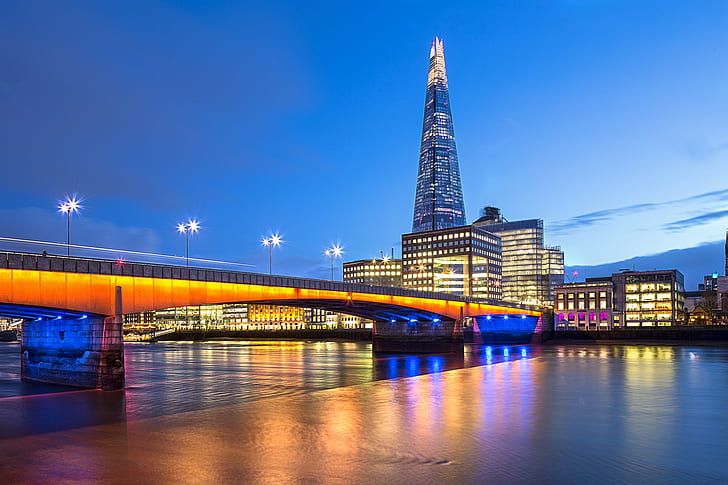 Лондон, Англия, Southwark мост, осветен мост и снимка на сграда, Лондон, Англия, Обединеното кралство, столицата, The Shard, Southwark Bridge, мост, небостъргач, река, Темза, Нощ, светлини, осветление, лампи, затвор, синьо небе облаци, HD тапет