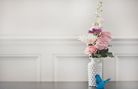 beyaz seramik vazo, buket, vazo, çiçekler, HD masaüstü duvar kağıdı HD wallpaper