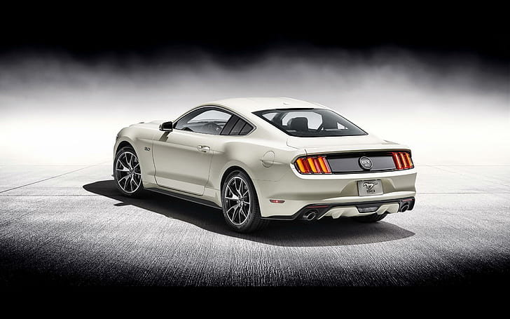 2015 Ford Mustang GT Fastback 50 Year Limited Edition 2、ホワイトフォードマスタング、エディション、イヤー、フォード、マスタング、限定、2015年、ファストバック、車、 HDデスクトップの壁紙
