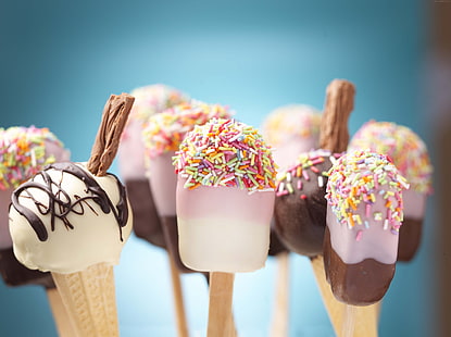chocolate, delicious, strawberry, sugar sprinkling, ice cream, cake pops, HD wallpaper HD wallpaper