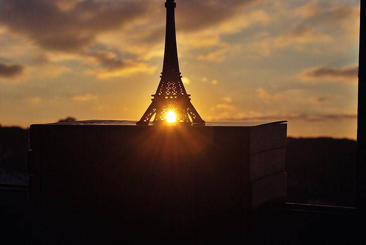 the sun, sunset, books, window, figurine, Eiffel tower, La tour Eiffel, HD wallpaper