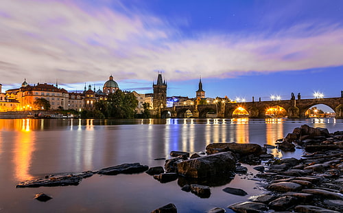 Praga z Mostem Karola, Europa, Czechy, miasto, praga, podróż, woda, rzeka, Wełtawa, wschód słońca, poranek, most karola, kamienie, gwiazdy, krajobraz, długa ekspozycja, Tapety HD HD wallpaper