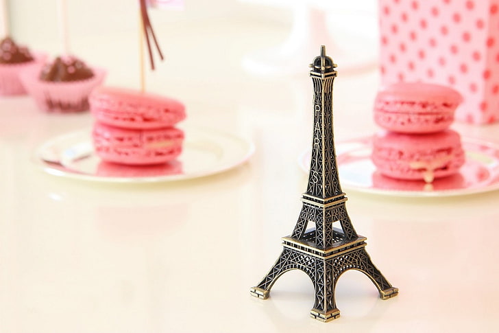 Eiffel Tower, Paris miniature, Eiffel tower, food, cookies, sweets, souvenir, macaron, HD wallpaper