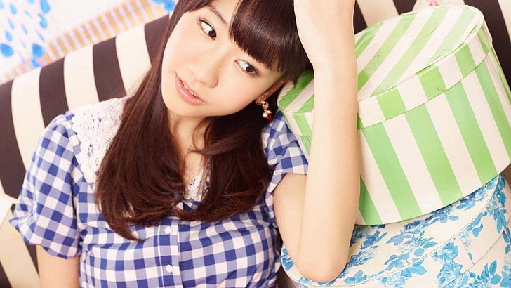 Kashiwagi Yuki Japanese AV Beauty Photo HD Wallpap.., round white and green striped box, HD wallpaper