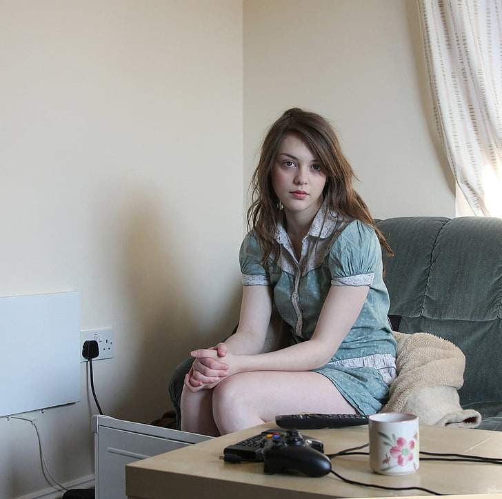 Imogen Dyer, women, sitting, HD wallpaper