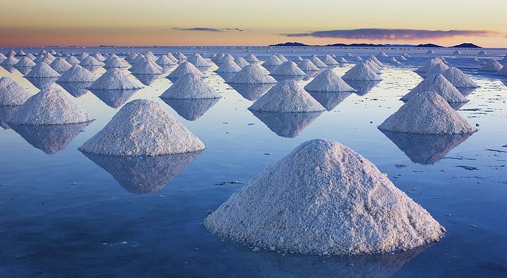 Salthögar vid Salar De Uyuni, Bolivia, vita stenar, Natur, Strand, Salar, Salt, Bolivia, Högen, salar de uyuni, salthögar, HD tapet