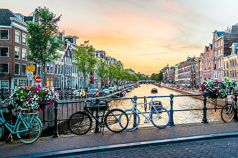 фотография на велосипеди, паркирани на мост, Амстердам, Амстердам, Амстердам, градска разходка, фотография, велосипеди, мост, размисъл, жени, Холандия, плаваща лодка, нощ, вода, крайбрежие, на открито, силует, архитектурна сграда, пейзаж, река, Холандия, канал , празници, панорама, градски пейзаж, залез, канали, велосипед, велосипед, цветя, Холандия, архитектура, градска сцена, улица, холандски Култура, известно място, град, Европа, пътуване, туризъм, HD тапет HD wallpaper