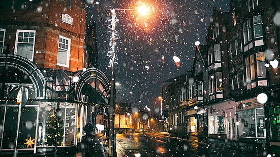 в центъра, Коледен ден, улична светлина, Коледа, улични лампи, сняг, вечер, дърво, улични светлини, зима, град, улица, светлини, град, осветление, нощ, снеговалеж, градски пейзаж, сняг, HD тапет HD wallpaper