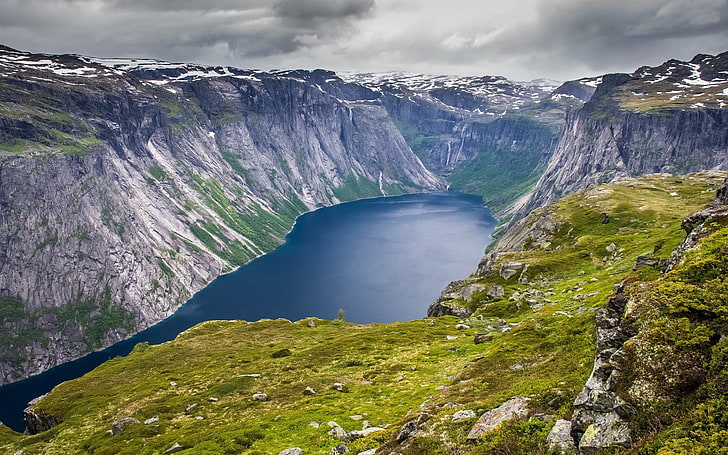 ringedalsvatnet lake norway-Best Scenery HD Wallpa.., lake in between mountain cliff, HD wallpaper