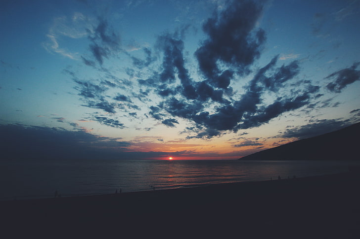 Fotografía del atardecer, mar, orilla, puesta de sol, nubes, Fondo de  pantalla HD | Wallpaperbetter