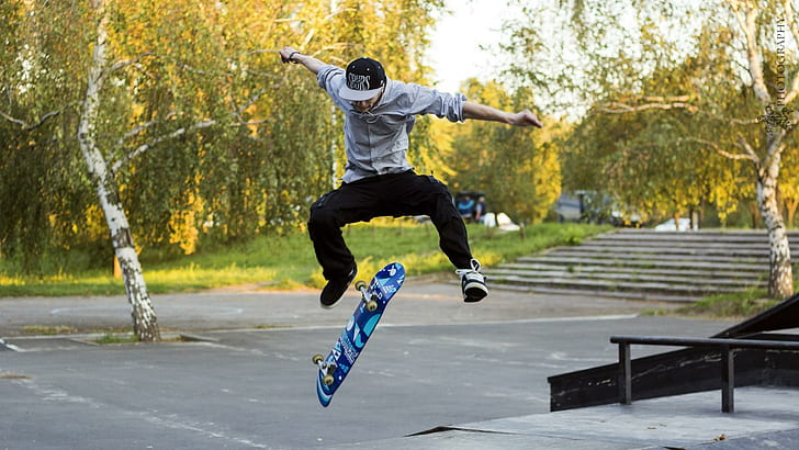 Skateboard kickflip, selective photograph of skater boy jumping, sports, 1920x1080, skateboard, HD wallpaper