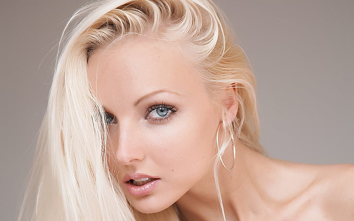women's gold-colored hoop earring, model, Veronika Simon, HD wallpaper