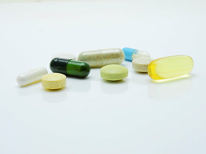 capsules, close up, drugs, healthcare, medical, medication, medicine, pharmacy, pills, tablets, HD wallpaper HD wallpaper