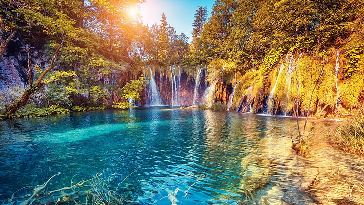 حديقة بحيرات بليتفيتش الوطنية ، بحيرات بليتفيتش ، شلال ، حديقة بليتفيتش الوطنية ، كرواتيا ، البحيرة ، الحديقة الوطنية ، أوروبا ، ضوء الشمس، خلفية HD