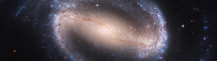 черно-серый ноутбук, несколько дисплеев, звезды, космос, разноцветные, галактика, вселенная, NGC 1300, HD обои
