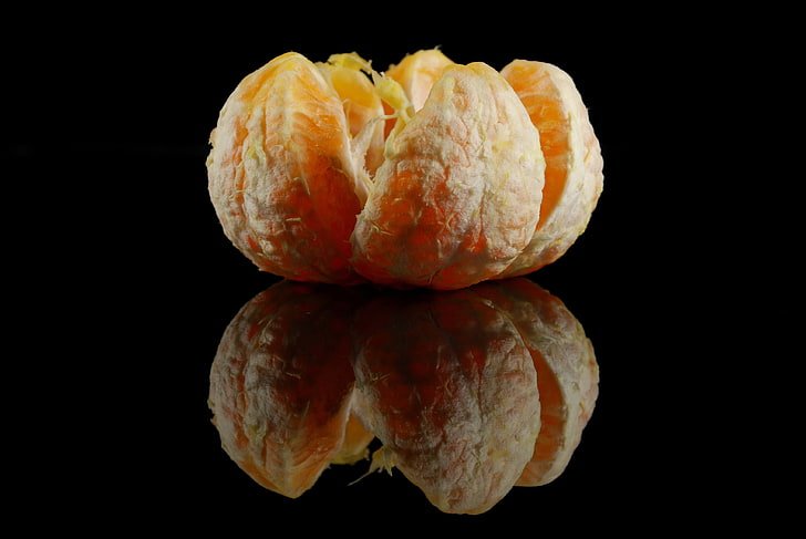 オレンジ色の果物、タンジェリン、スライス、黒の背景、反射、 HDデスクトップの壁紙