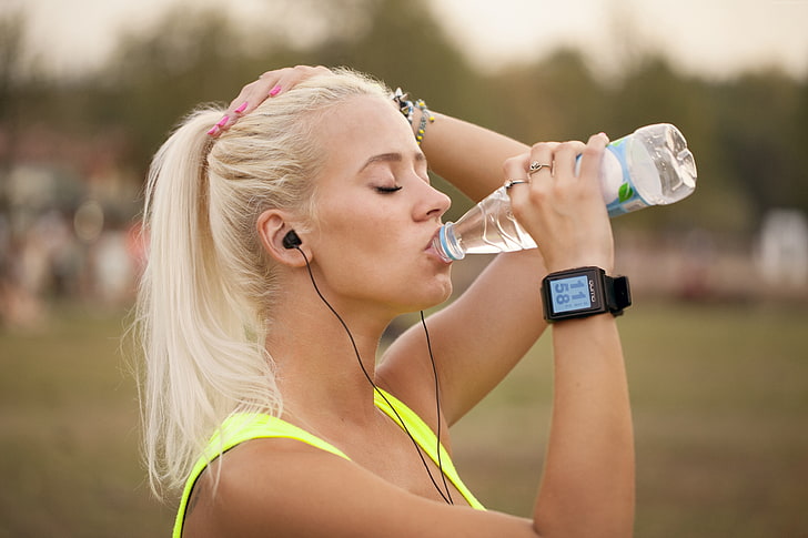 Qumo Smartwatch One, fitness bracelet, drinking water, running girl, tracker, sport tracker, HD wallpaper